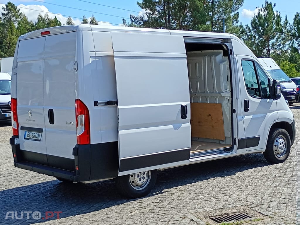 Peugeot Boxer 333 L2H2 2.2 BlueHDi