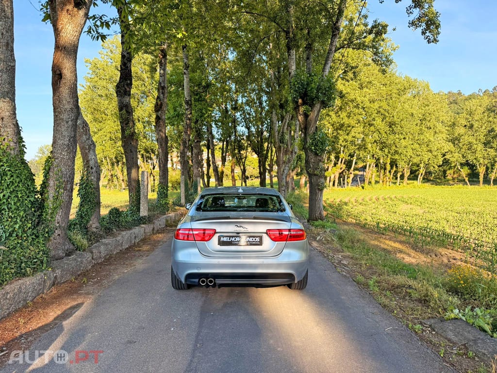 Jaguar XE 2.0 D Prestige Aut.
