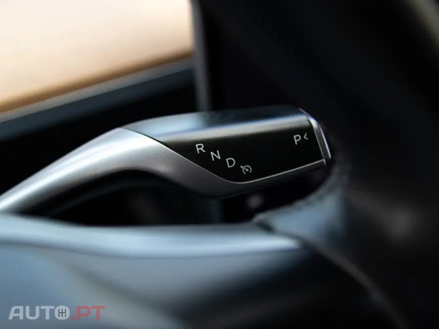 Tesla Model Y Outro