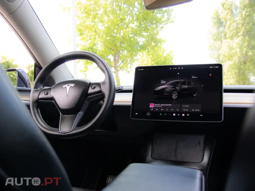 Tesla Model Y Outro
