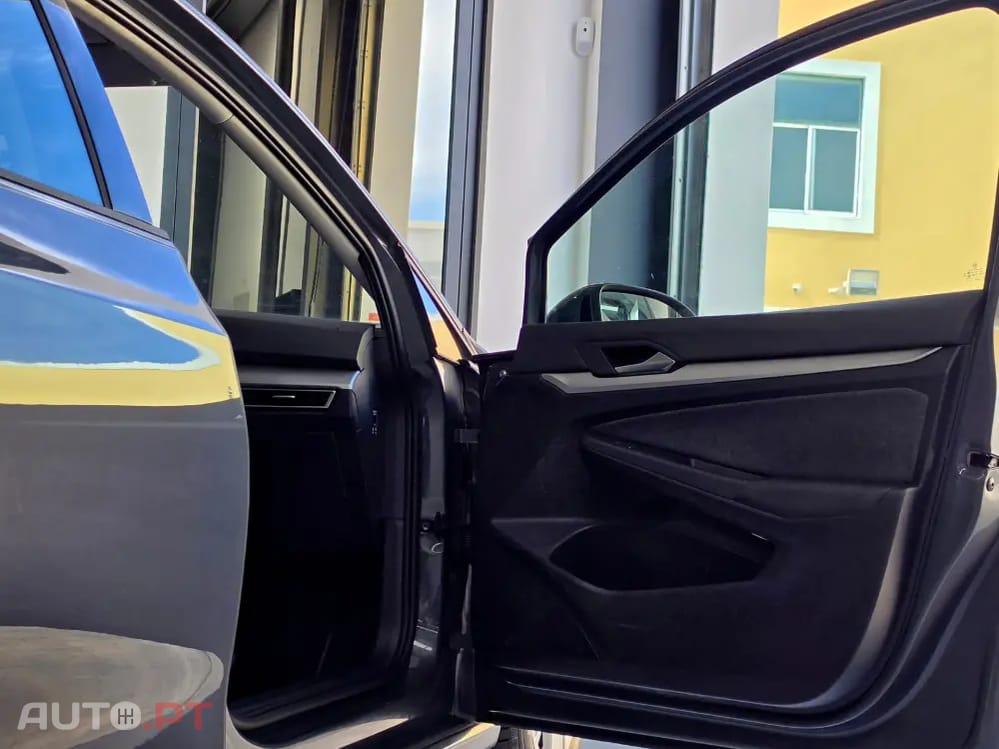 Volkswagen Golf Variant 1.0 eTSI Life DSG