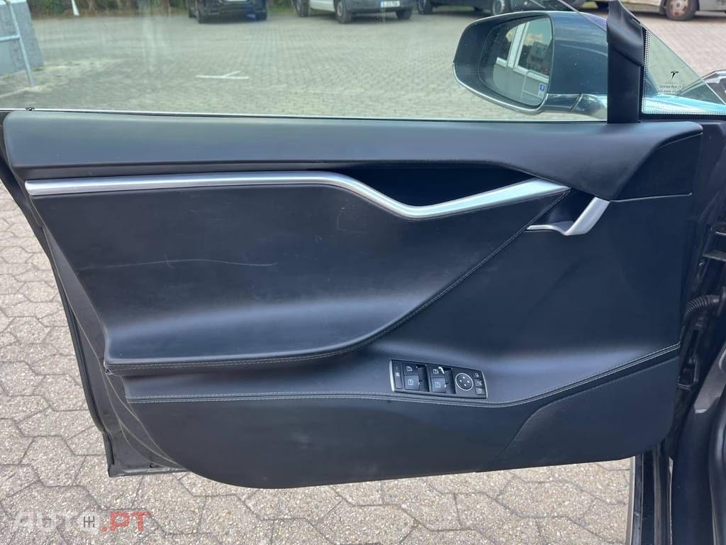 Tesla Model S 90
