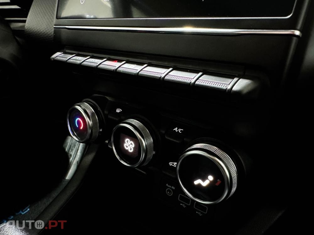 Renault Clio 1.6 E-Tech Intens