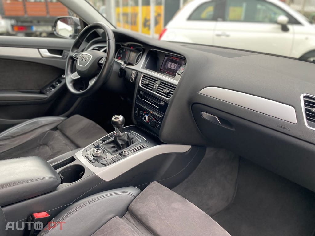Audi A4 2.0 TDI Business Line S-line