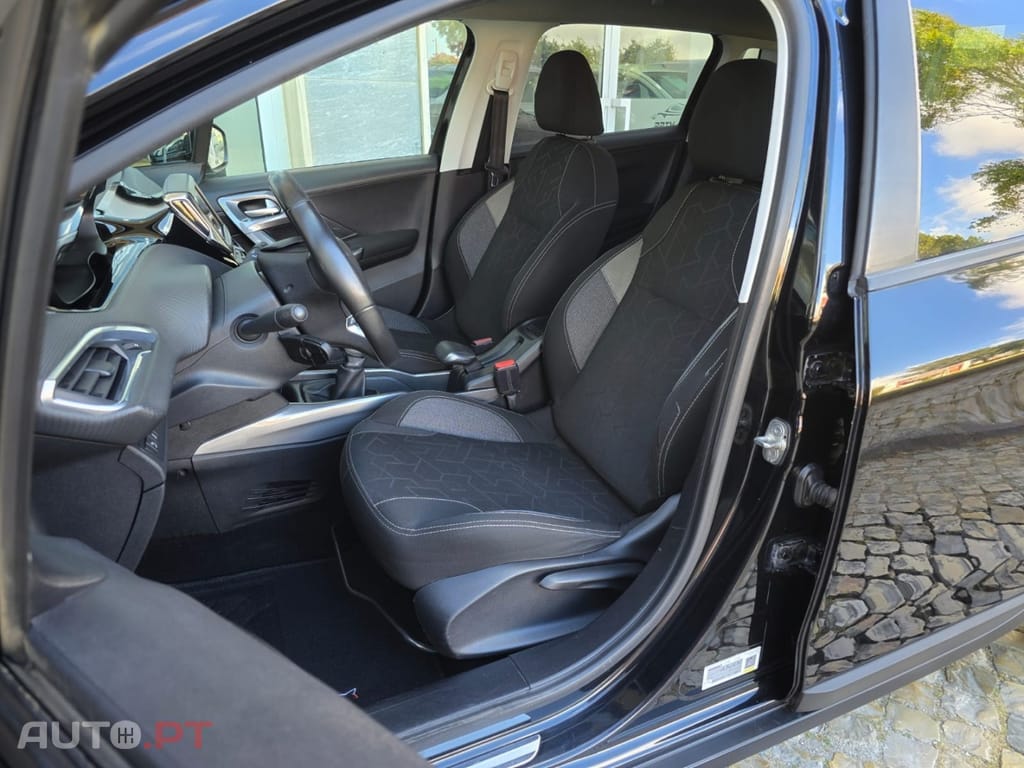 Peugeot 2008 1.6 BlueHDi Style