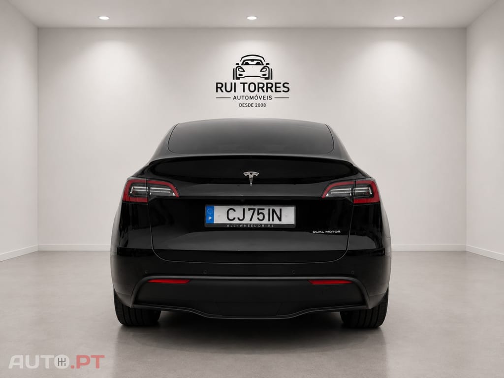 Tesla Model Y Long Range Dual Motor AWD
