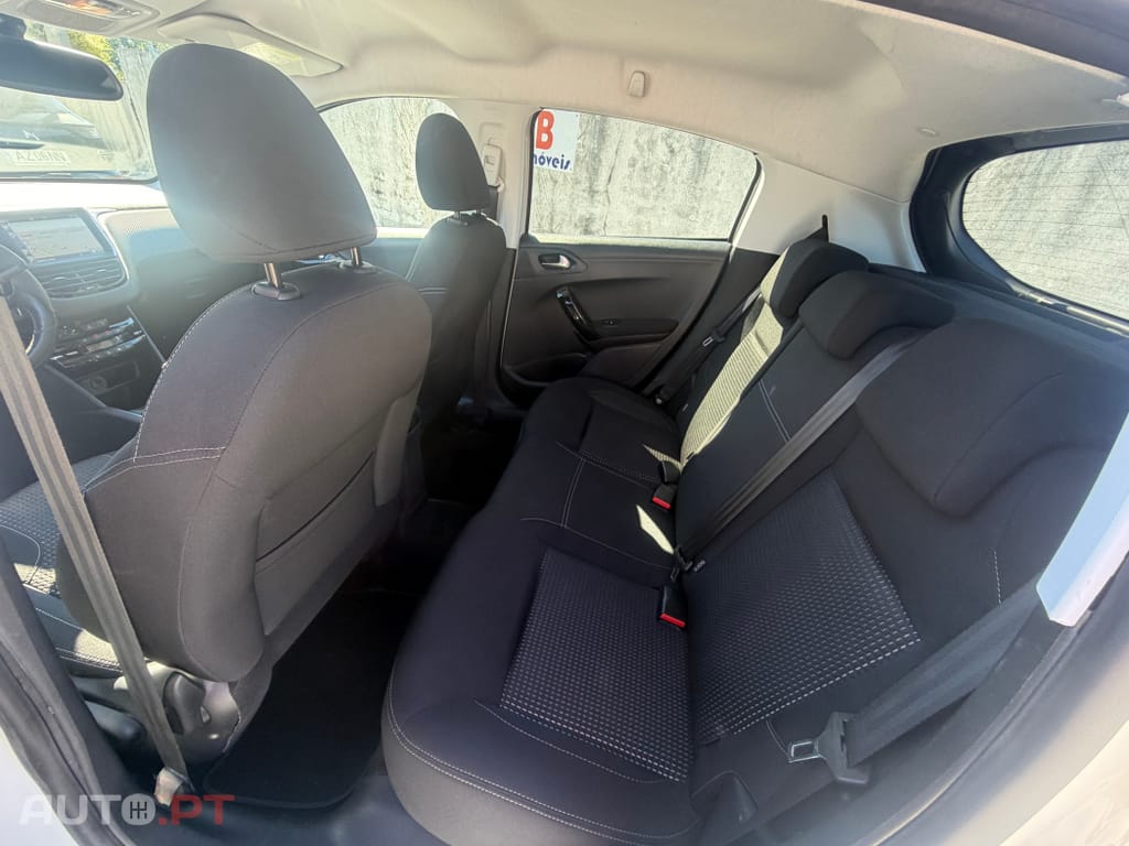 Peugeot 208 1.2 PureTech Allure