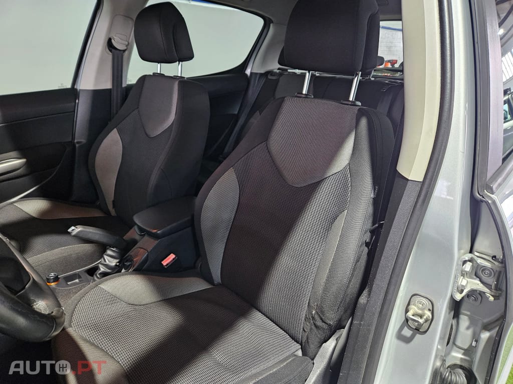 Peugeot 308 1.4 16V Executive