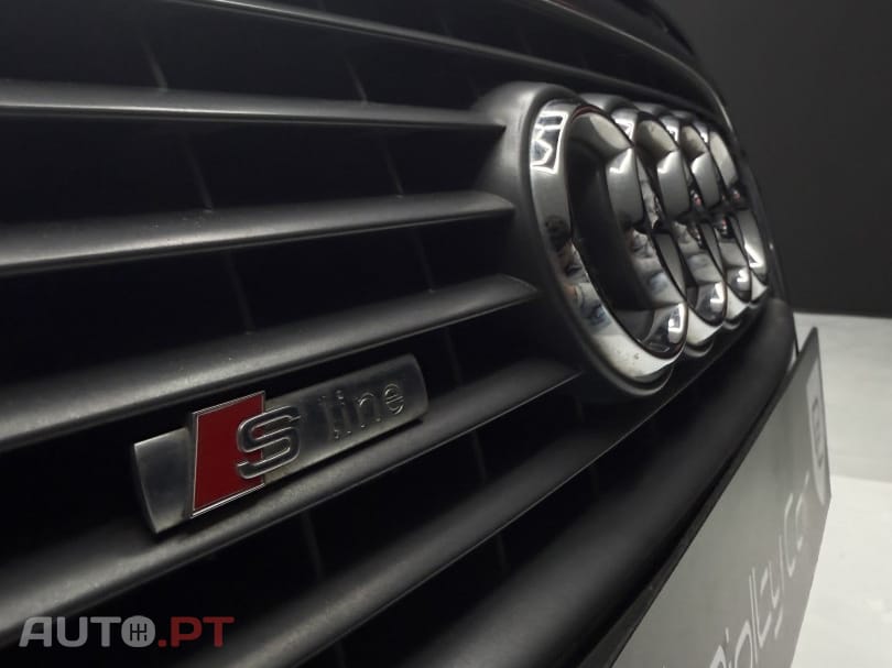 Audi A4 Avant 2.0 TDI S-line