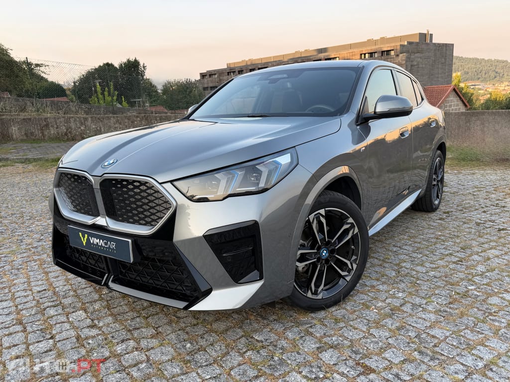 BMW iX2 eDrive20 Pack Desportivo M — fotografia 3