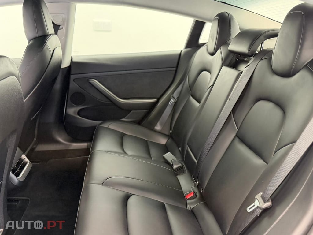 Tesla Model 3 Tração Traseira