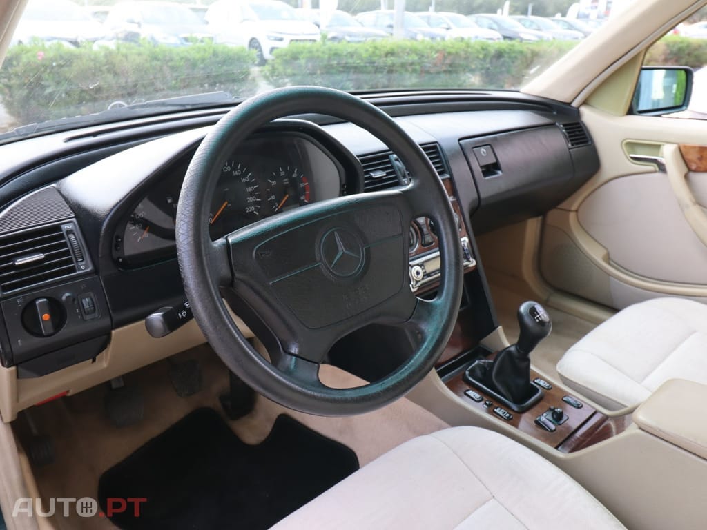 Mercedes-Benz C 220 D Classic
