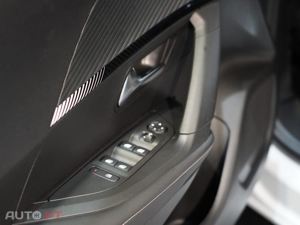 Peugeot 2008 1.2 PureTech Allure