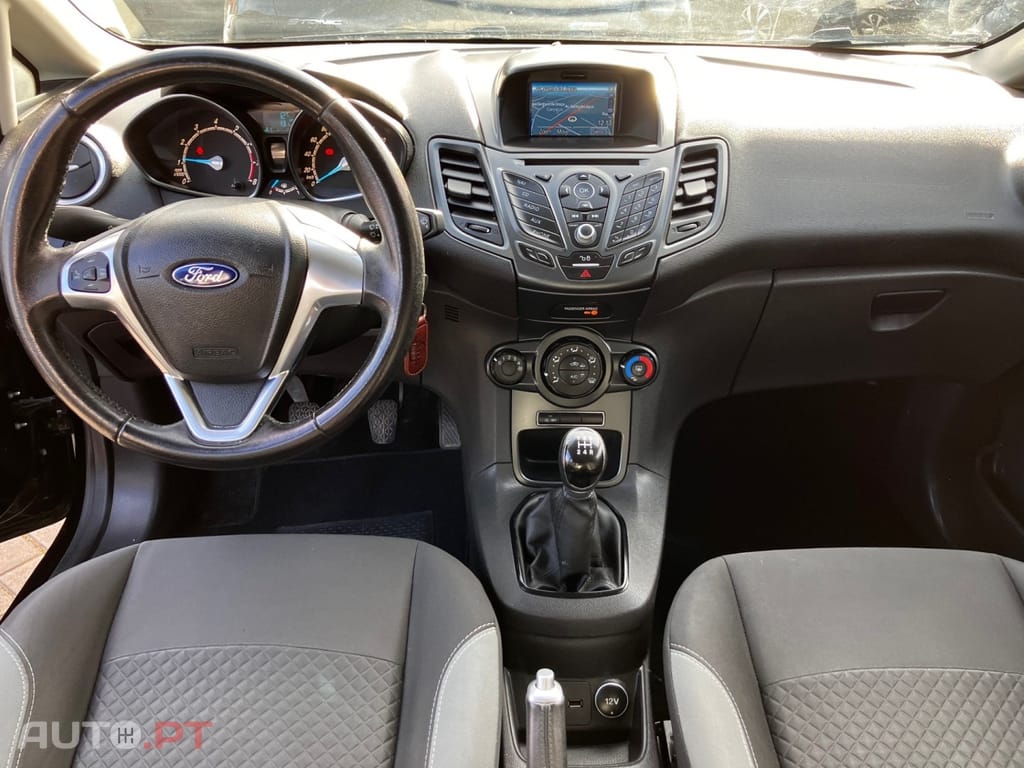 Ford Fiesta 1.0 EcoBoost S&S TITANIUM