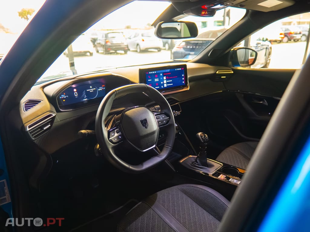 Peugeot 2008 1.2 PureTech Allure