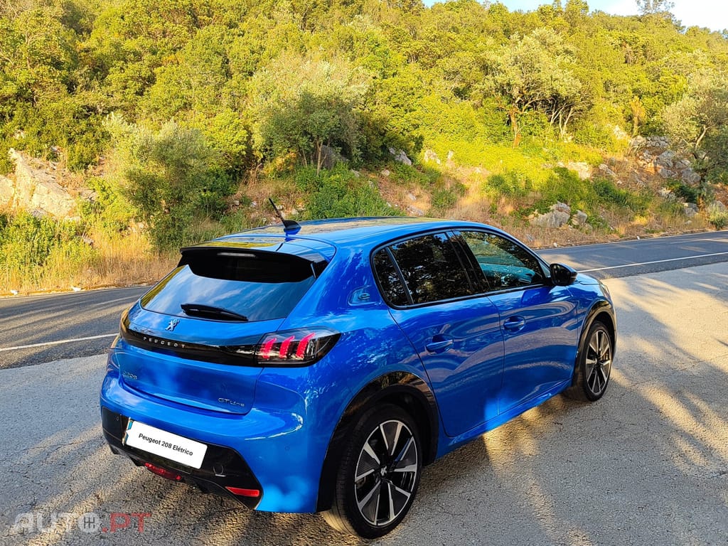 Peugeot E-208 GT Line