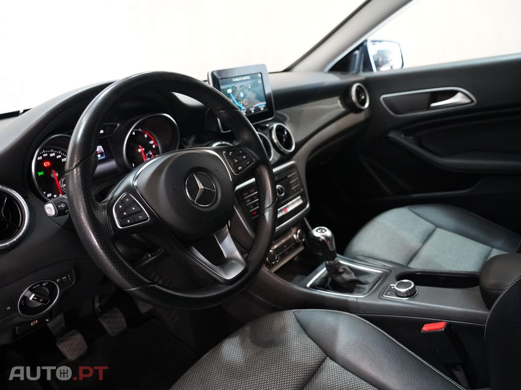 Mercedes-Benz CLA 180 d Style