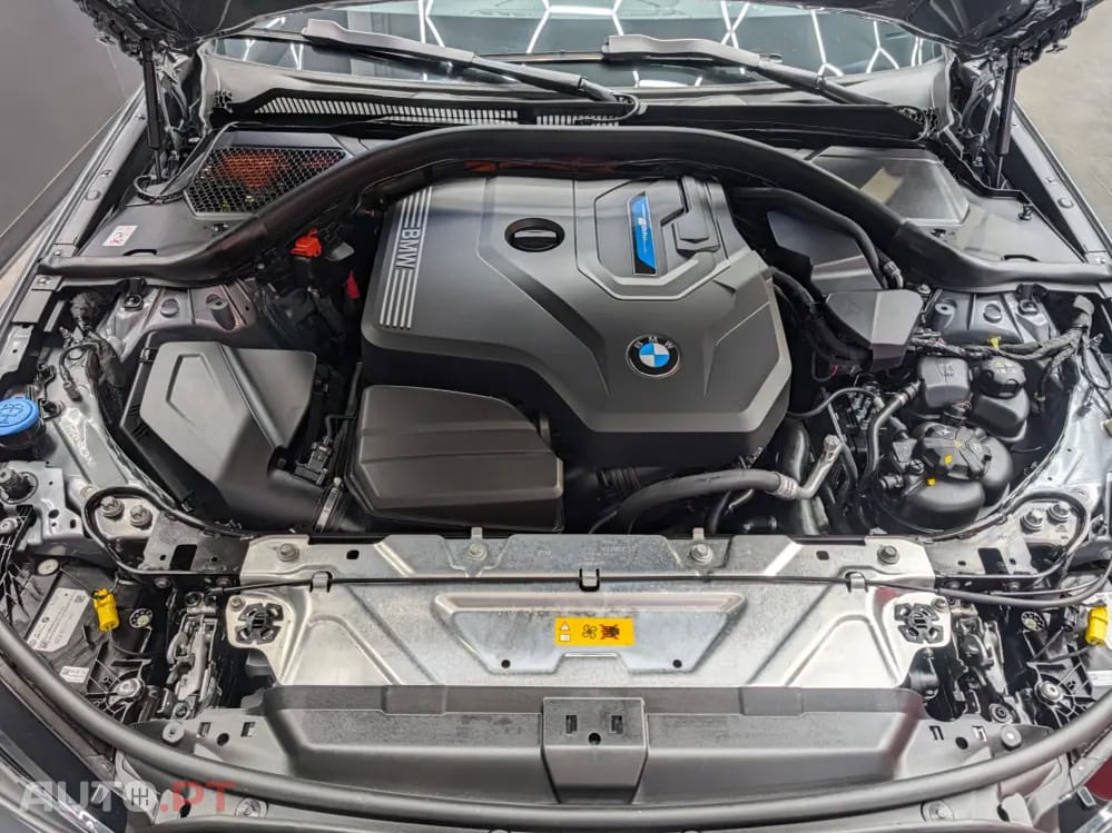 BMW 320 e Pack Desportivo M Auto