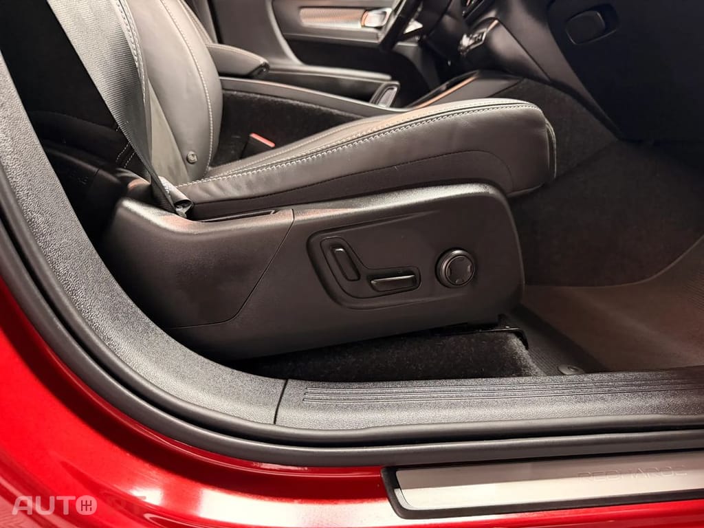 Volvo XC40 P8 AWD Recharge RDesign