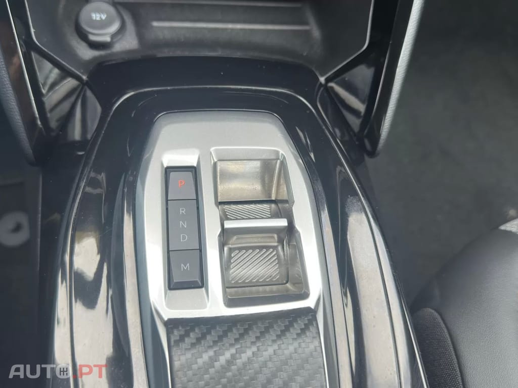 Peugeot 2008 1.2 Hybrid Allure e-DCS6