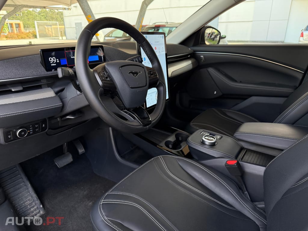 Ford Mustang Mach-E 72.6 kWh Base