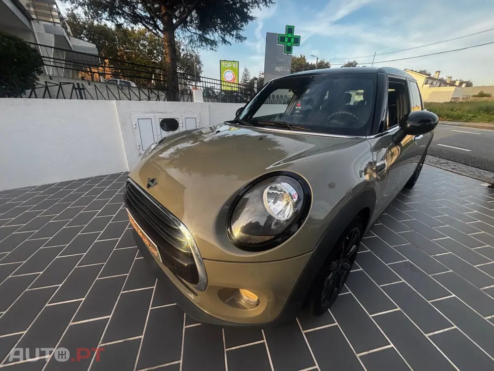 MINI Cooper Cooper Premium Yours Auto