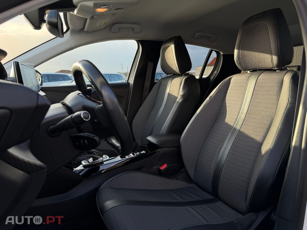 Peugeot E-208 50 kWh Allure