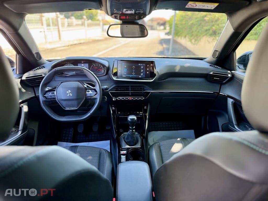 Peugeot 2008 PureTech 100 Allure