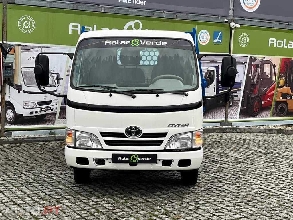 Toyota Dyna 3.0  BASCULA TRILATERAL
