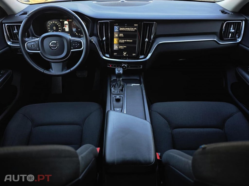 Volvo V60 2.0 D3 MOMENTUM PLUS GEARTRONIC