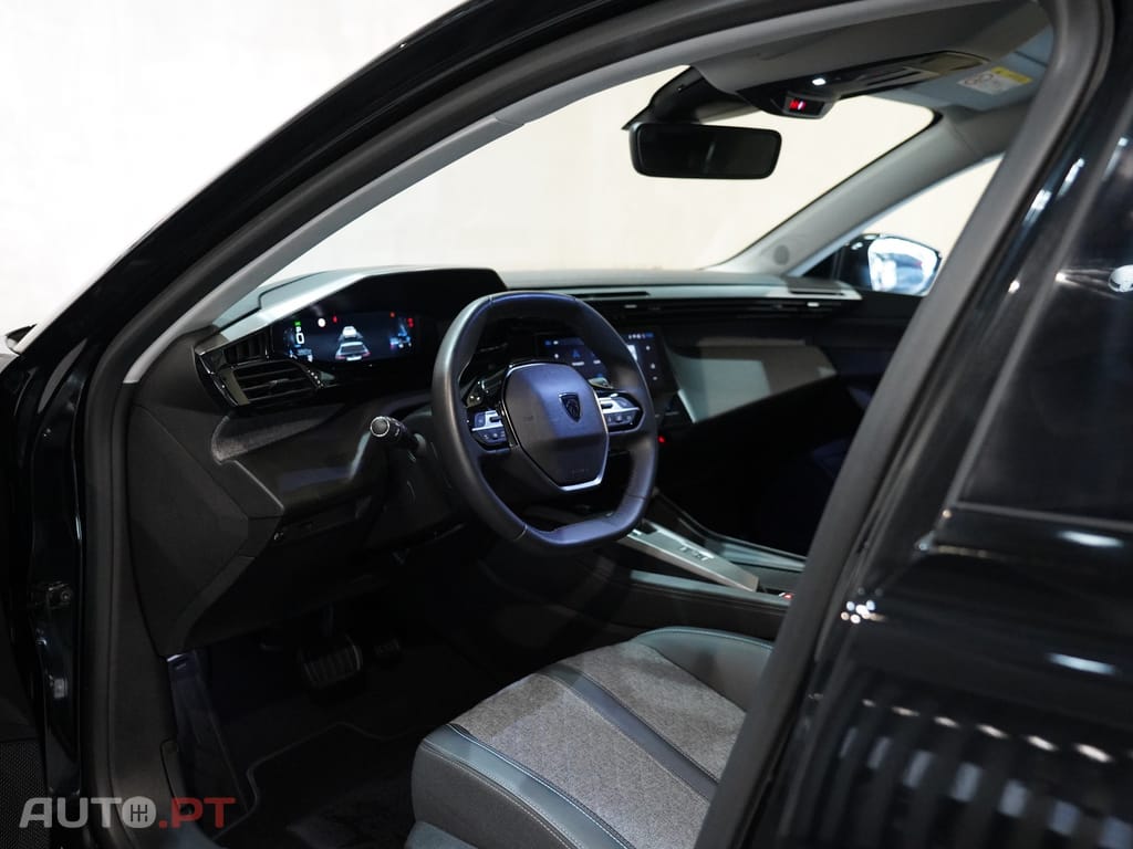 Peugeot 408 1.2 PureTech Allure EAT8