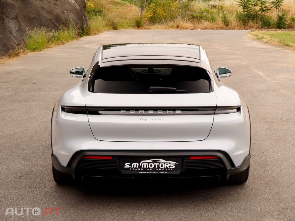 Porsche Taycan 4