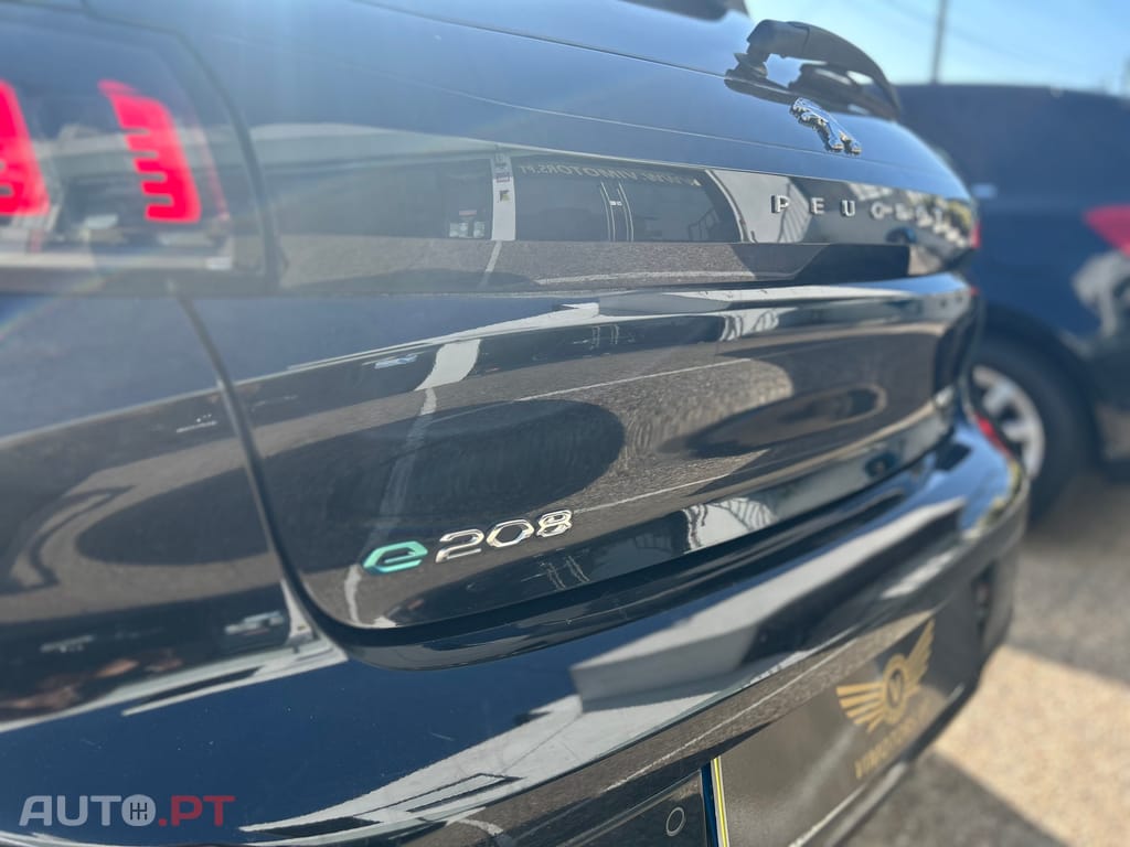 Peugeot E-208 50 kWh GT Pack