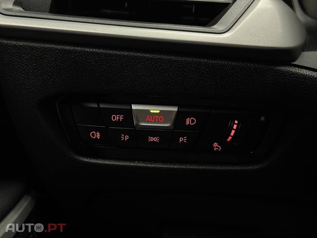 BMW 320 e Touring Auto