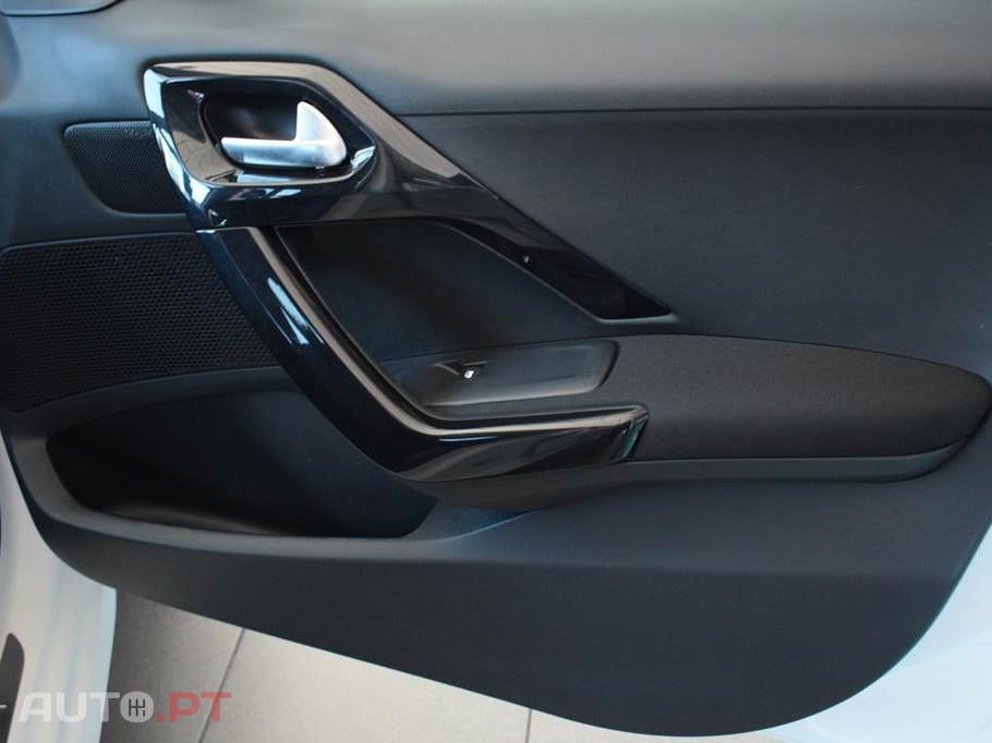 Peugeot 208 1.2 PureTech Signature