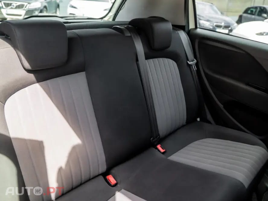 Fiat Punto 1.3 M-Jet Easy S&S — fotografia 18