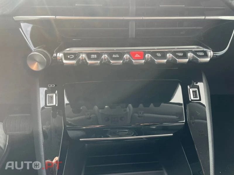 Peugeot E-208 Allure Pack Electric I.V.A DEDUTÍVEL 