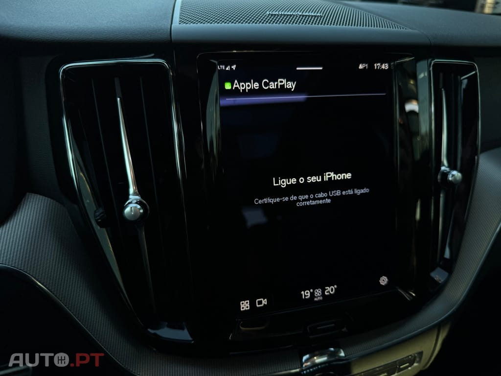 Volvo XC60 2.0 T6 PHEV R-Design AWD