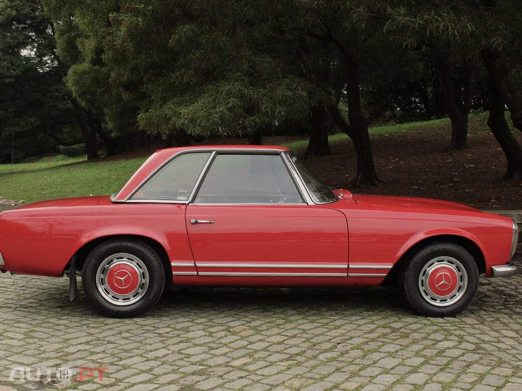 Mercedes-Benz 230 SL