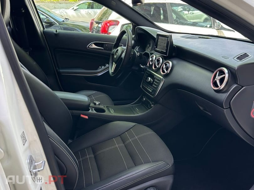 Mercedes-Benz A 180 7G-DCT Urban