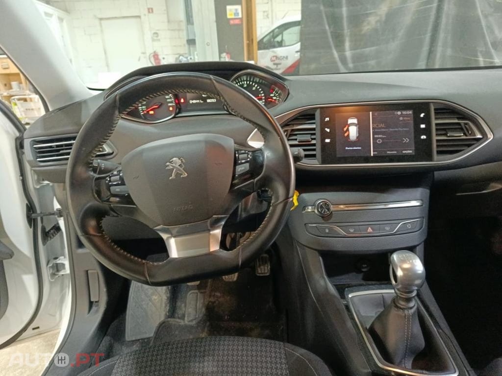 Peugeot 308 1.5 BlueHDi Business Line