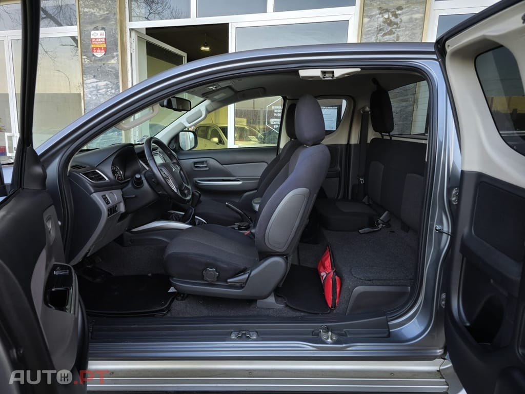 Mitsubishi L200 2.4 DI-D CD Instyle Strakar 4WD