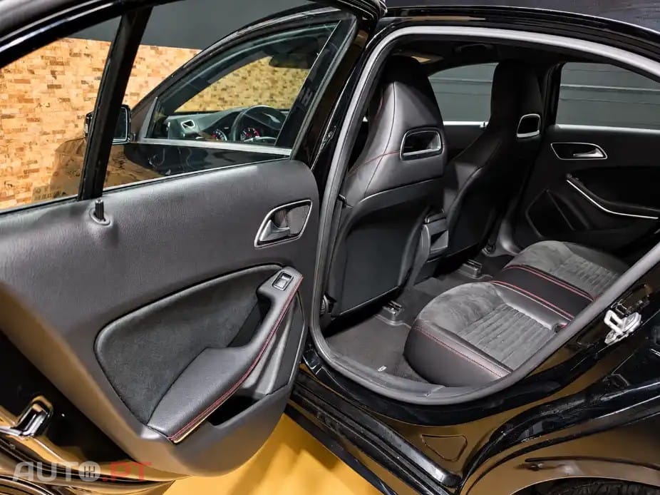 Mercedes-Benz A 180 d AMG Line