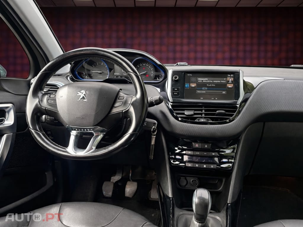 Peugeot 2008 1.2 PureTech Allure