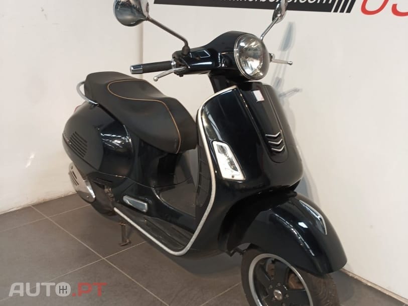 Vespa GTS Super 300