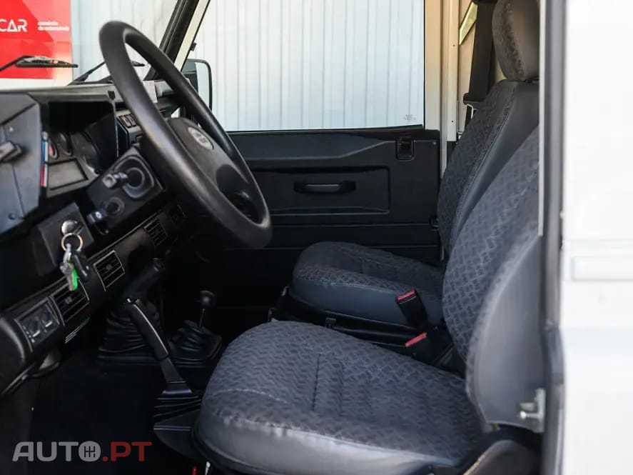 Land Rover Defender 90 SW 2.5 Td5 E