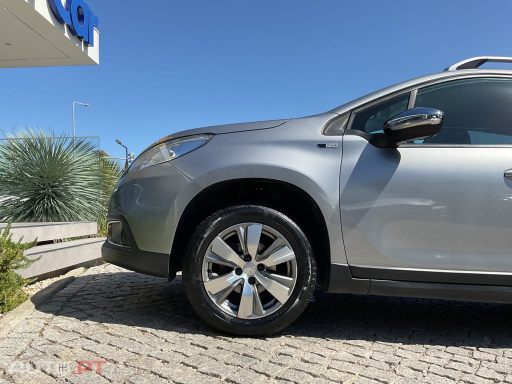 Peugeot 2008 1.2 PureTech Style