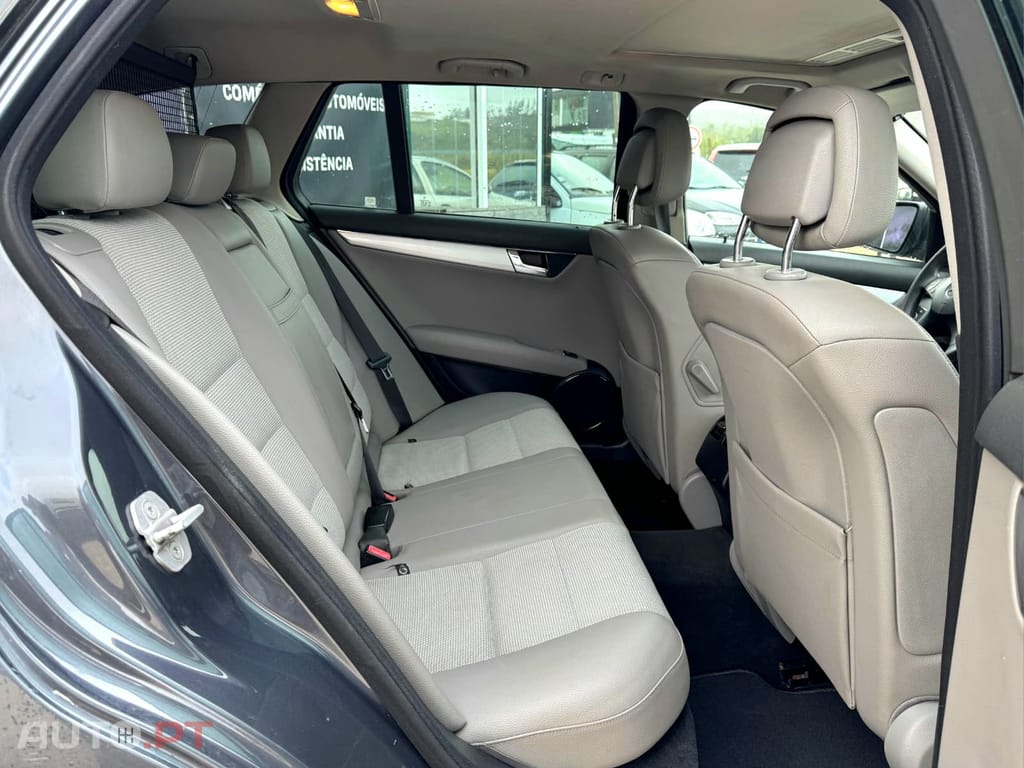 Mercedes-Benz C 220 CDi Avangarde W204- Garantia Incluída - Modelo d