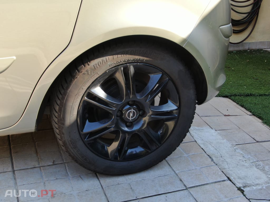 Opel Corsa Cosmo 1.2
