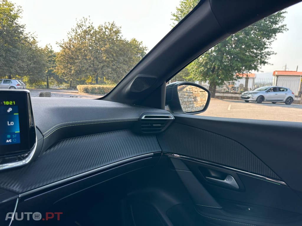 Peugeot E-208 50 kWh GT Pack